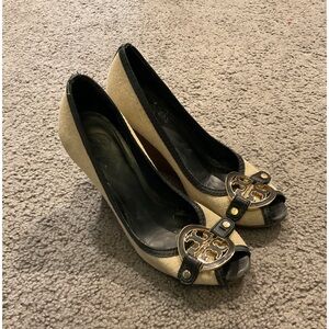 Tory Burch Beige Wedge Peep Toe Sandals Heels Shoes Y2K sz 8.5